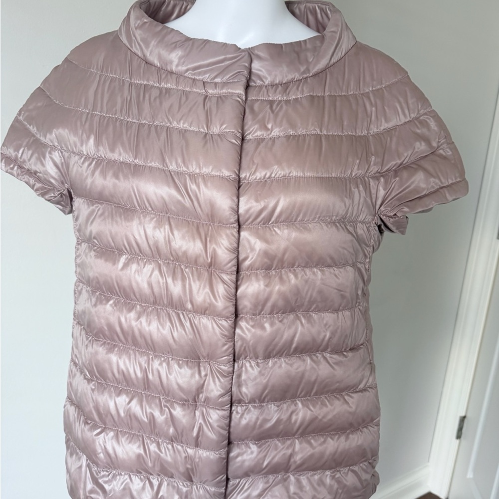 Herno Lightweight Goose Down Short Sleeve Puffer  Blush Pink Size 48 Italy